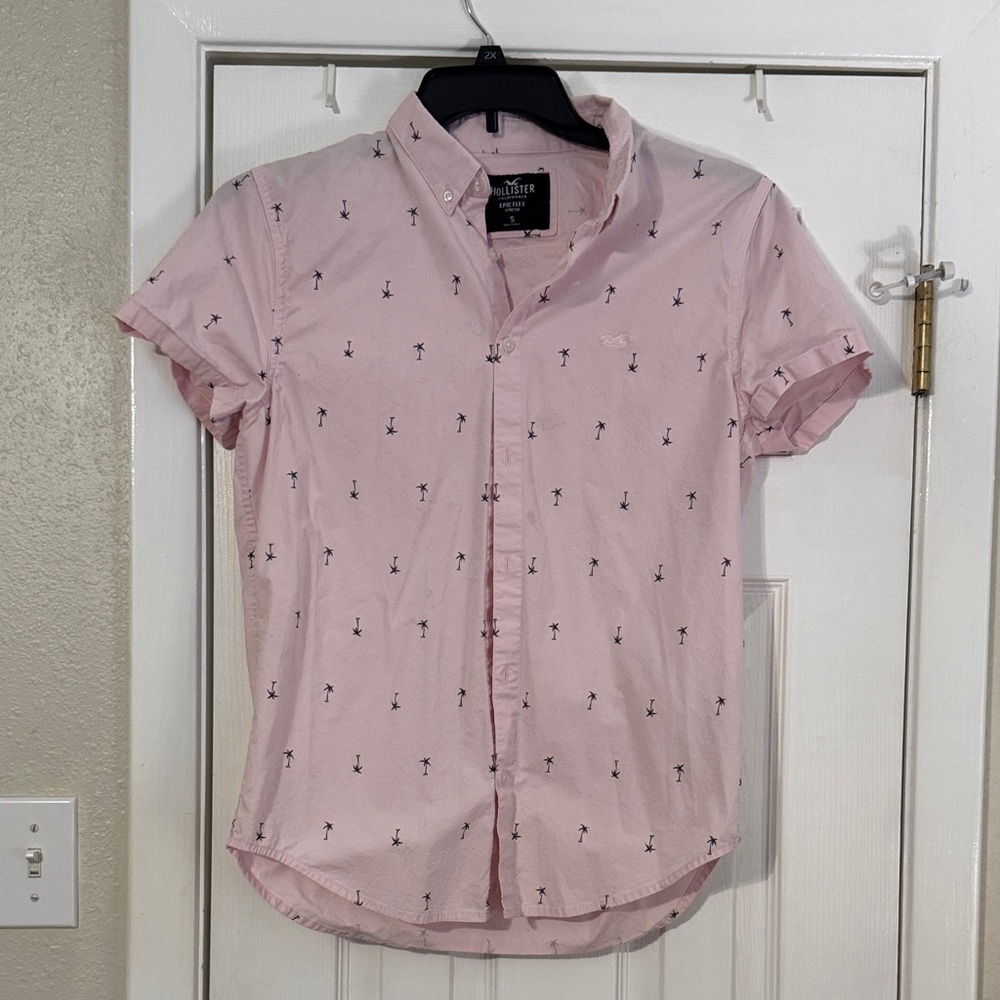 Hollister Pink Palm Tree Print Button Down Shirt